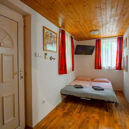 Foerhenc Wine House & I-ii-iii Holiday home *
