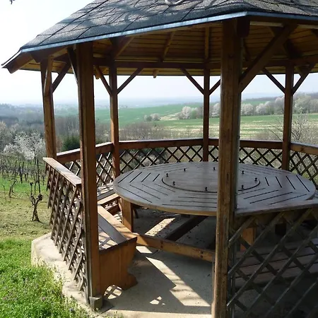 Förhénc Wine House&guesthouses I-ii-iii *